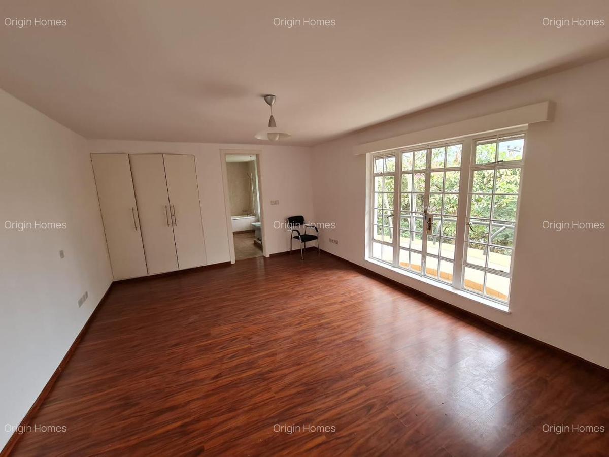 5 Bed Townhouse with En Suite at Spring Valley - 8