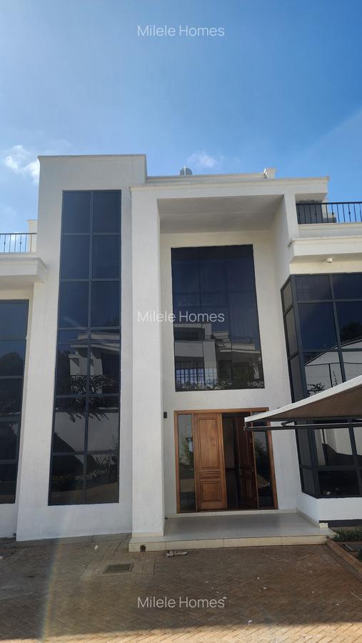 6 Bed Villa with En Suite at Loresho - 19