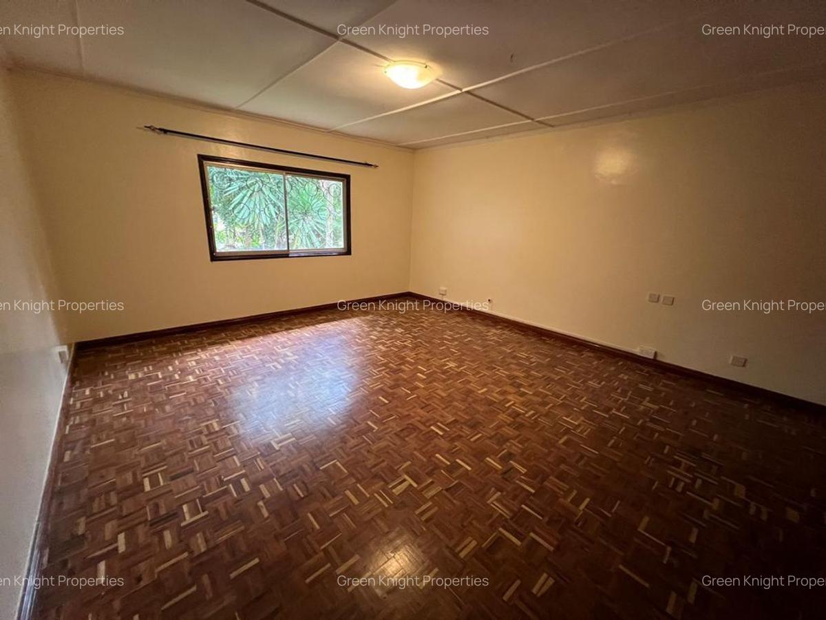 Serviced 4 Bed Apartment with En Suite in Westlands Area - 9