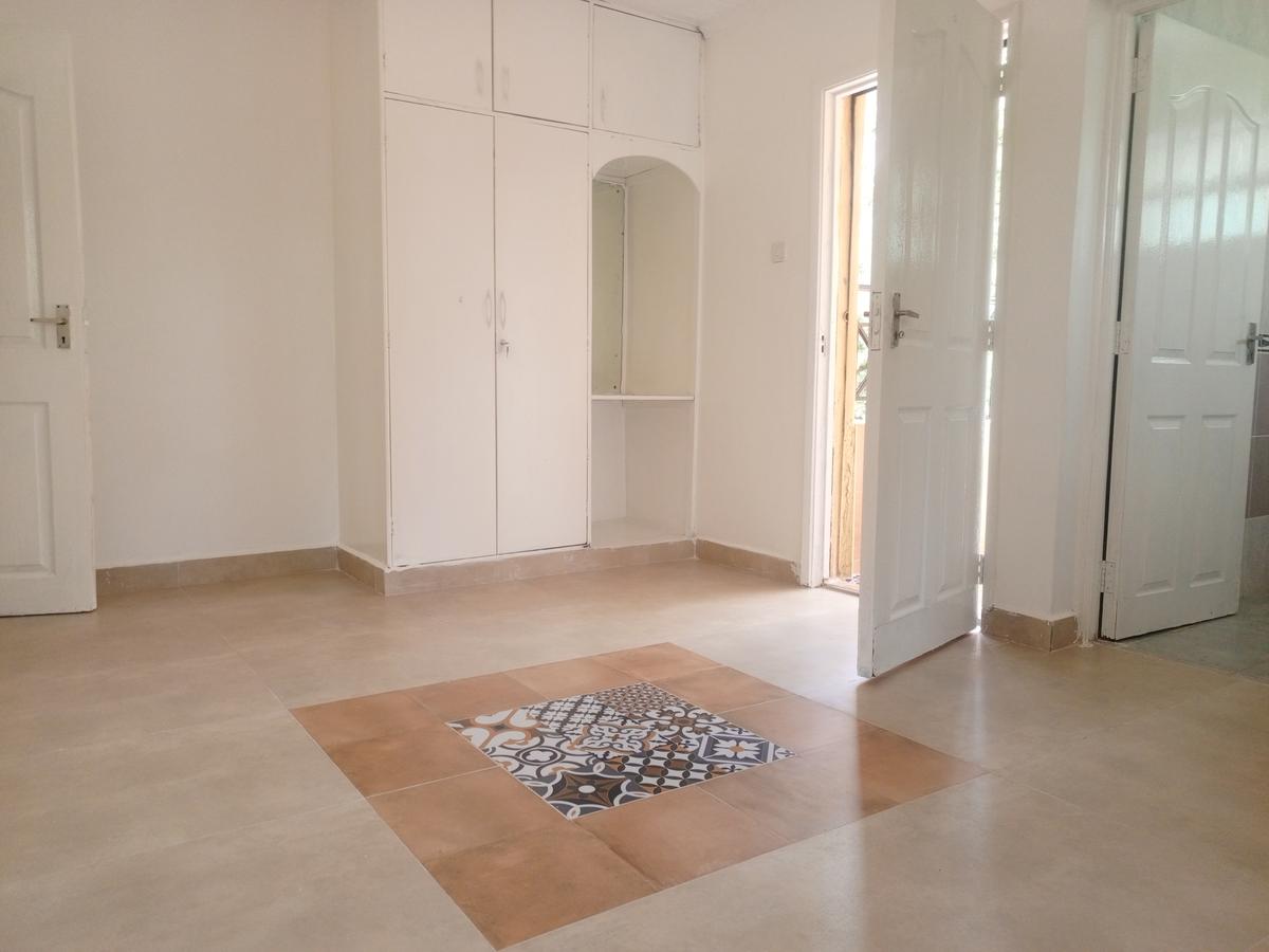 5 Bed House with En Suite at Nyari Estate - 10