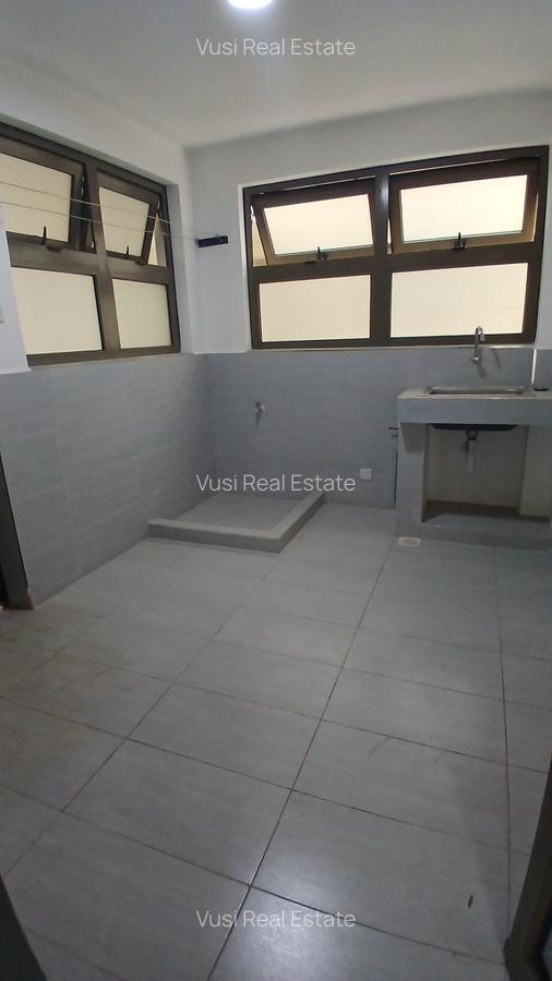 3 Bed Apartment with En Suite in Lavington - 9