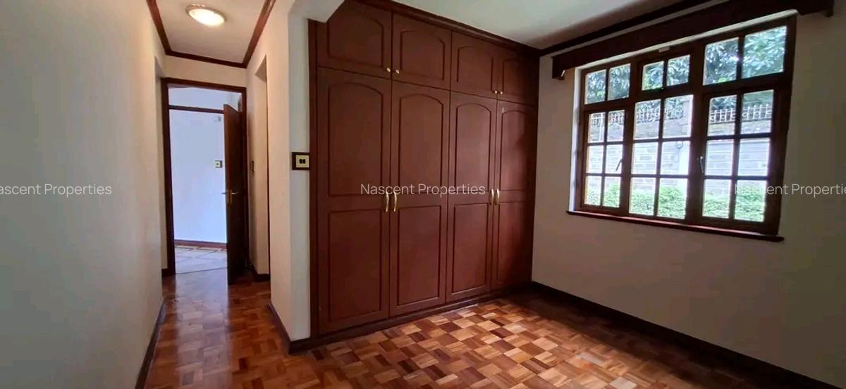 4 Bed Townhouse with En Suite in Lavington - 10