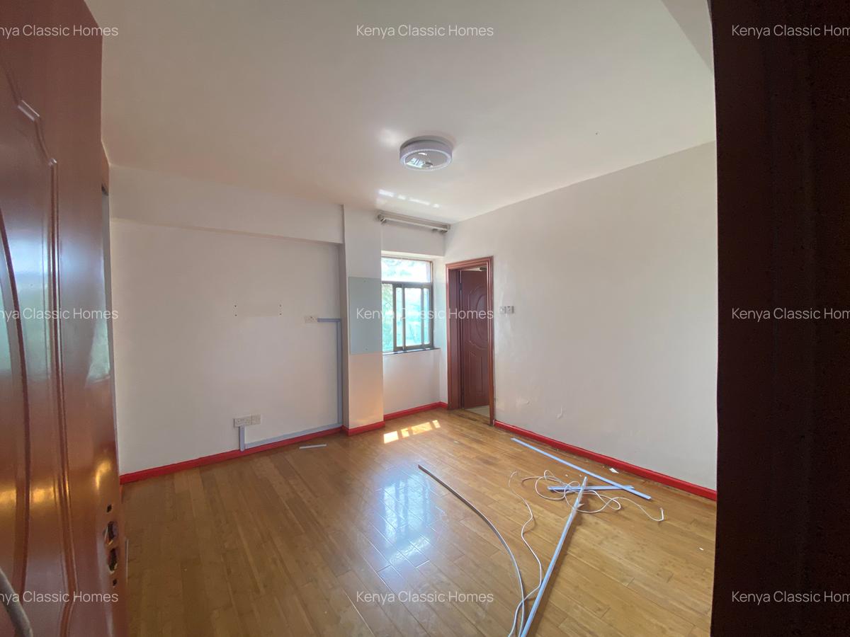 4 Bed Apartment with En Suite at Lvington - 5