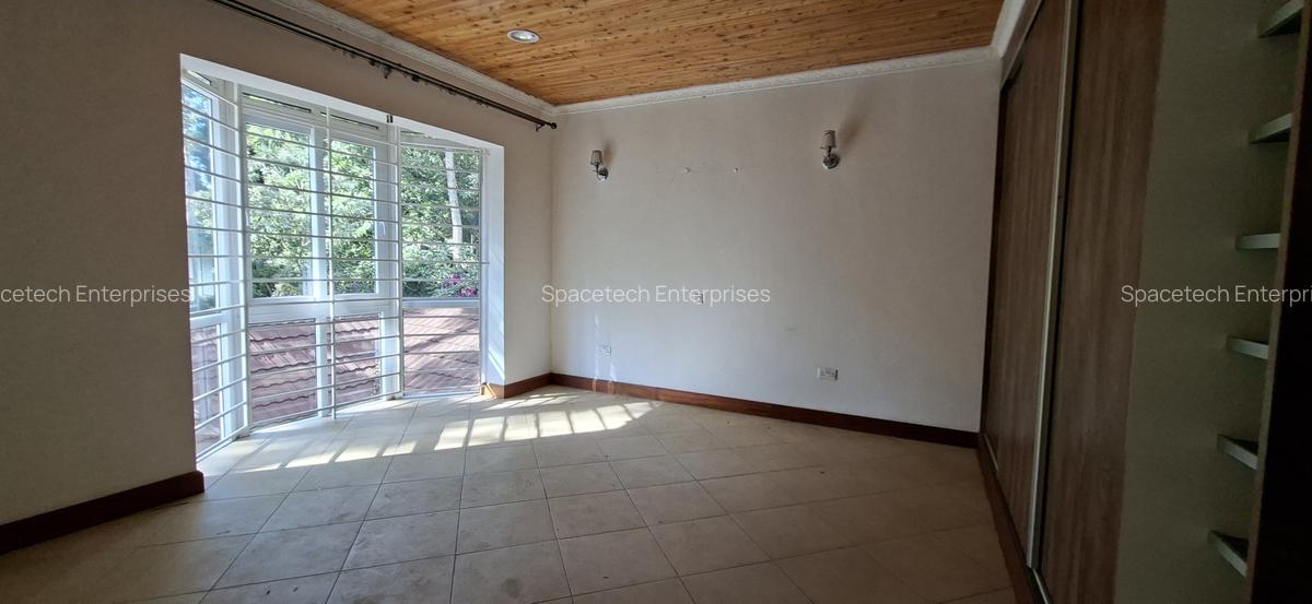 5 Bed Townhouse with En Suite in Rosslyn - 12