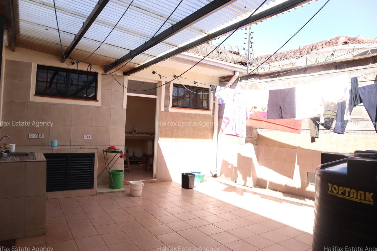 5 Bed Villa with En Suite in Brookside - 7