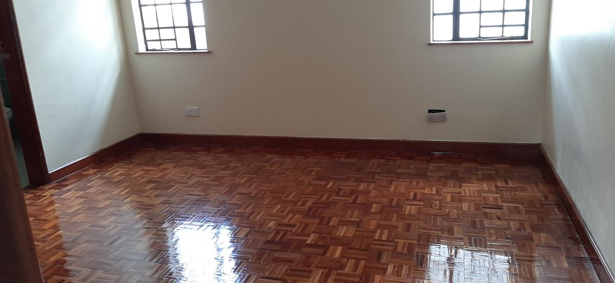 4 Bed Townhouse with En Suite in Westlands Area - 17