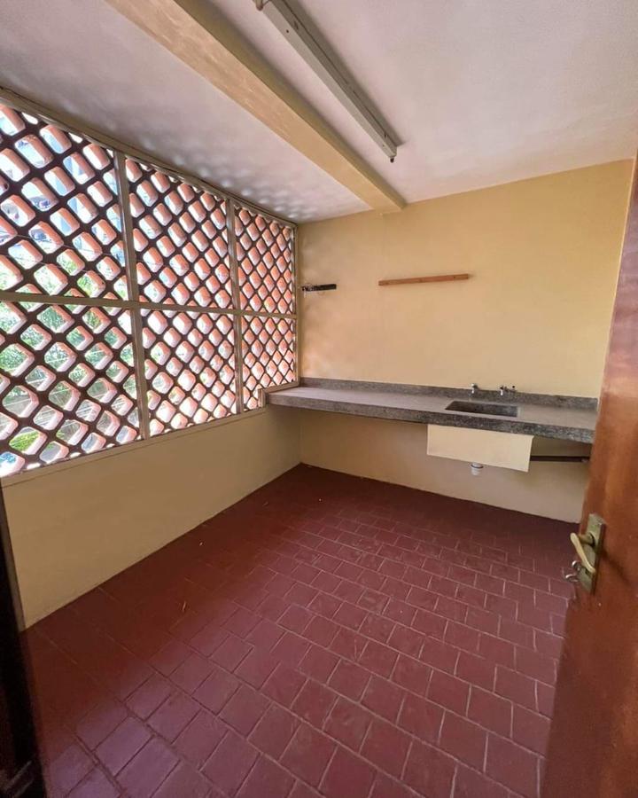 2 Bed Apartment with En Suite in Riverside - 11