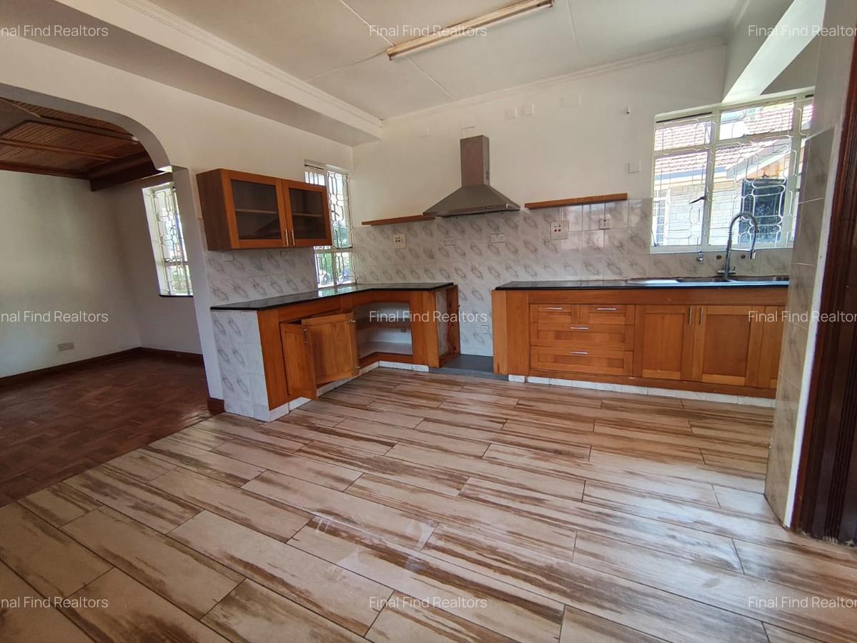 6 Bed House with Garden in Runda - 8