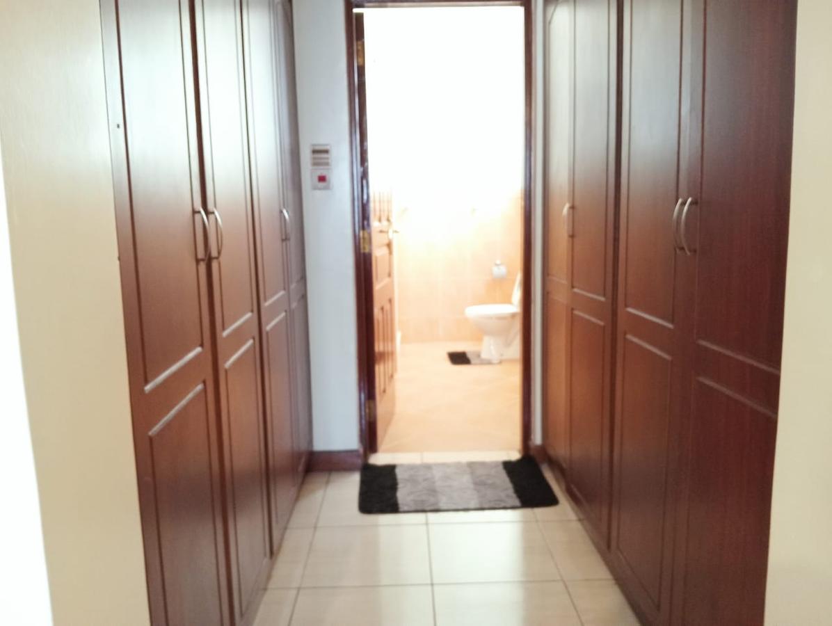 Furnished 3 Bed Apartment with Backup Generator in Westlands Area - 12