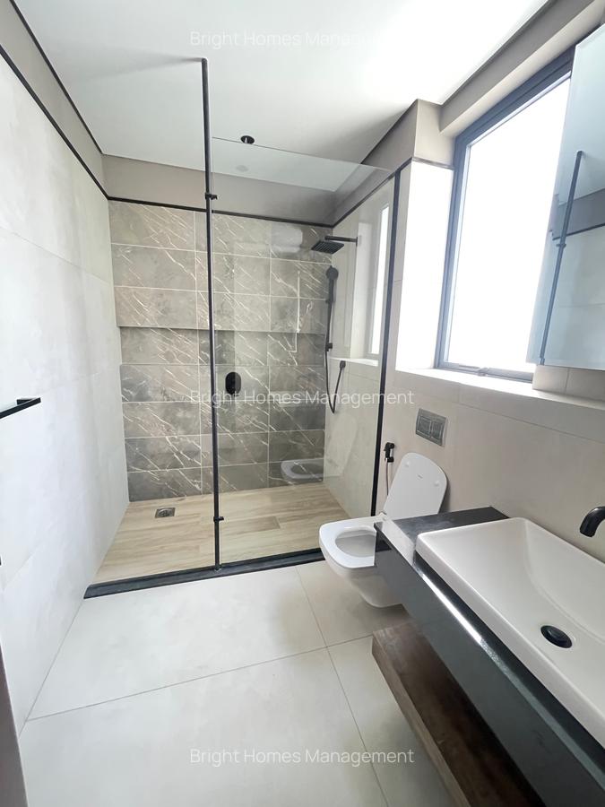 5 Bed Apartment with En Suite in Westlands Area - 15