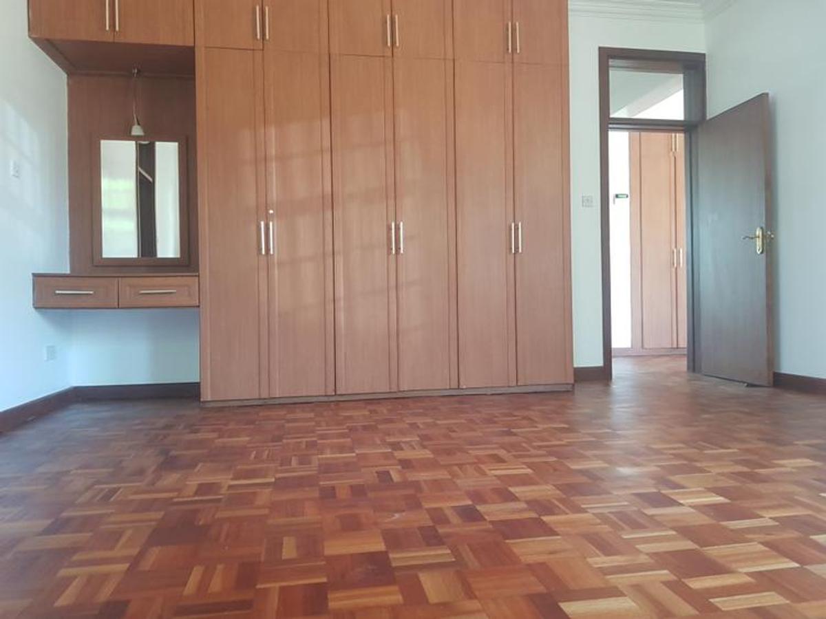 4 Bed Townhouse with En Suite in Lavington - 18