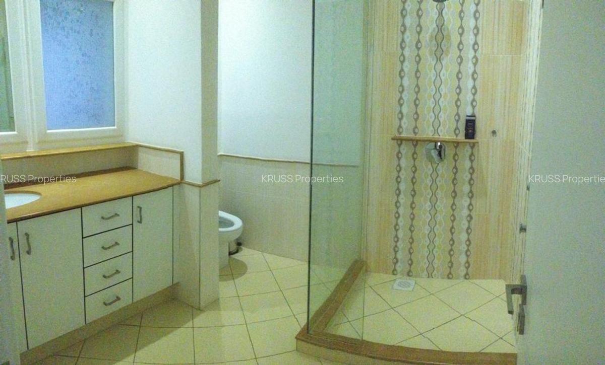 3 Bed Apartment with En Suite at As110 - 5