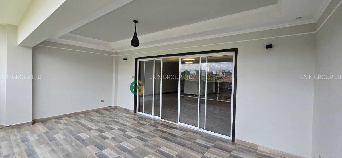 3 Bed Apartment with Swimming Pool in Riverside - 3