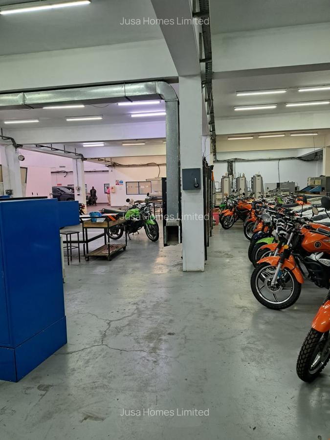 Warehouse with Parking in Industrial Area - 1