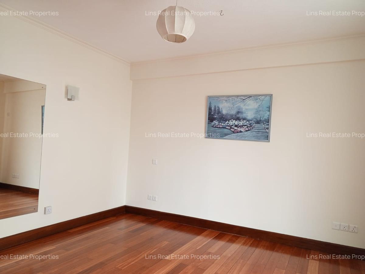 Serviced 3 Bed Apartment with En Suite in Riverside - 12