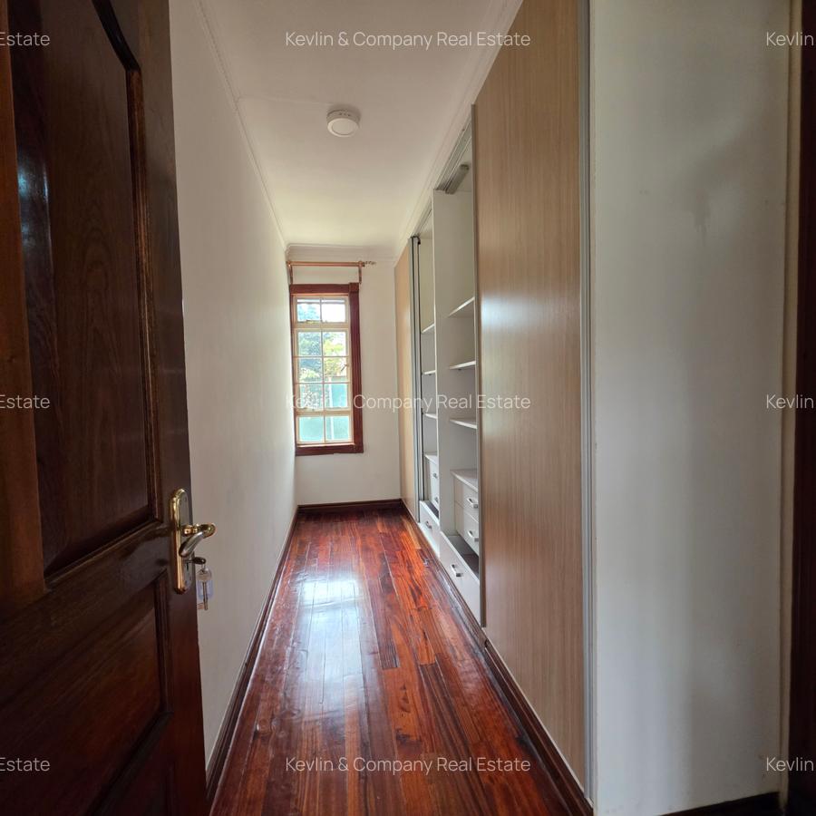 4 Bed Villa with En Suite in Kyuna - 16