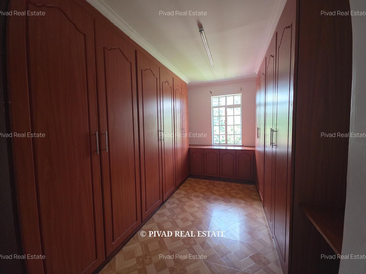 5 Bed House with Garden in Runda - 4