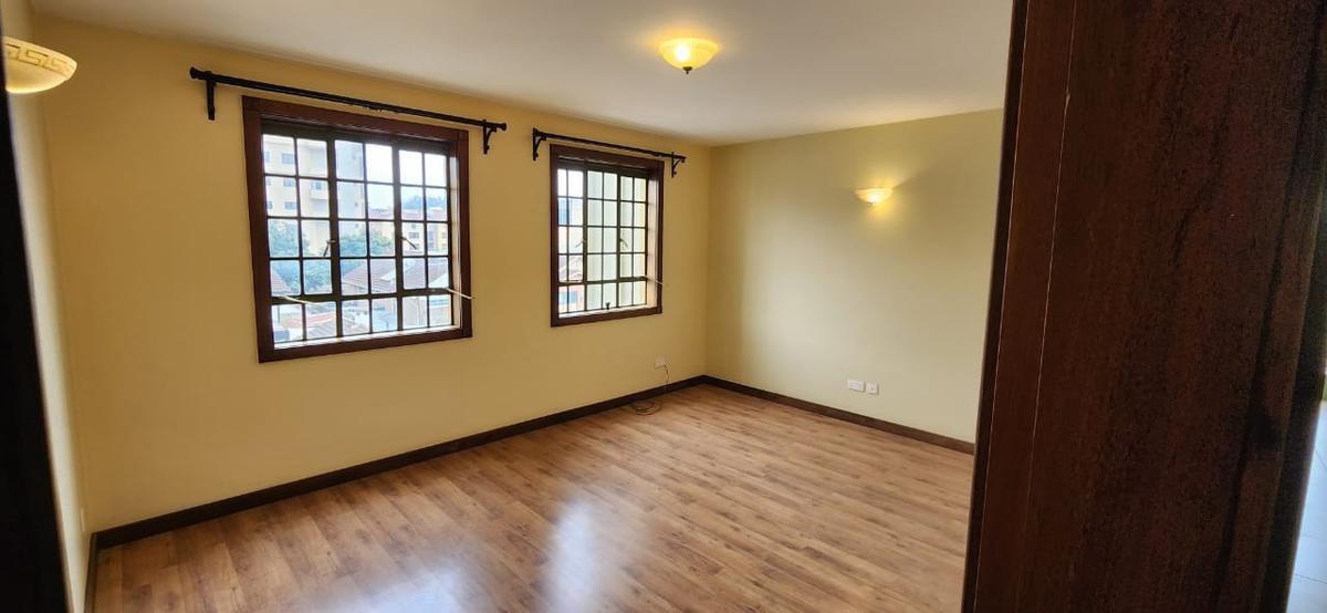 4 Bed Apartment with En Suite in General Mathenge - 19