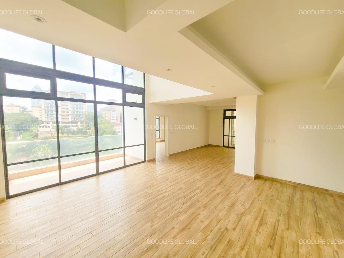 3 Bed Apartment with En Suite at Riverside - 4