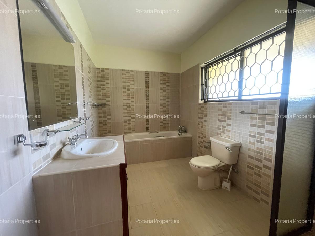 5 Bed Townhouse with En Suite in Lavington - 7