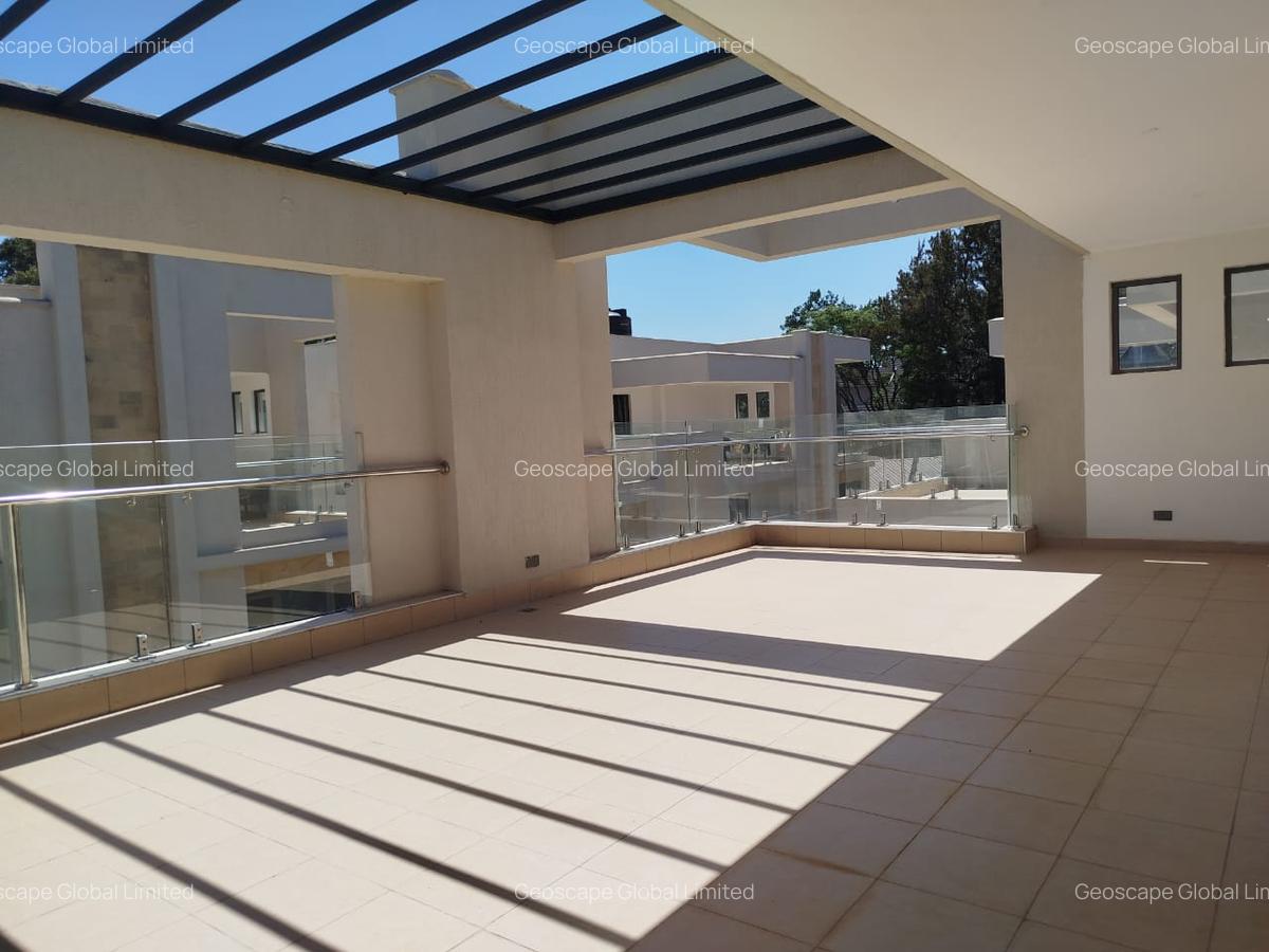 6 Bed Townhouse with En Suite in Lavington - 3