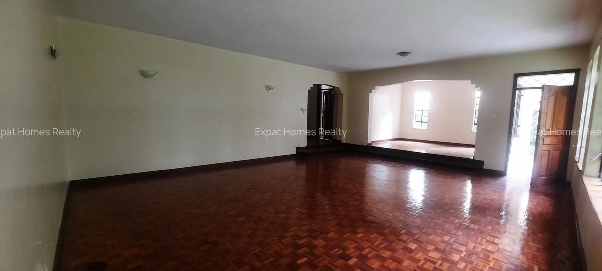 4 Bed House with En Suite in Lavington - 4