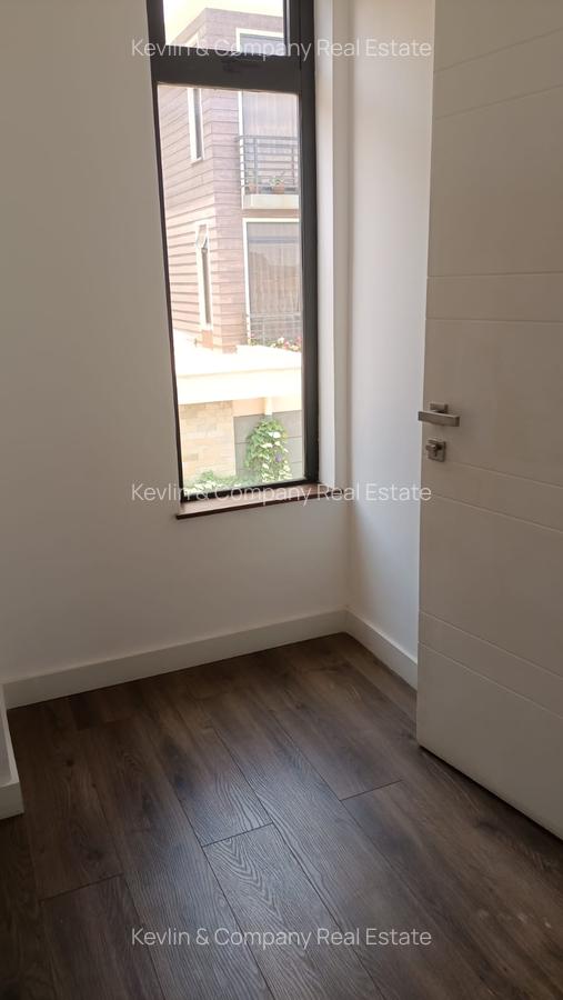 4 Bed Townhouse with En Suite in Loresho - 11