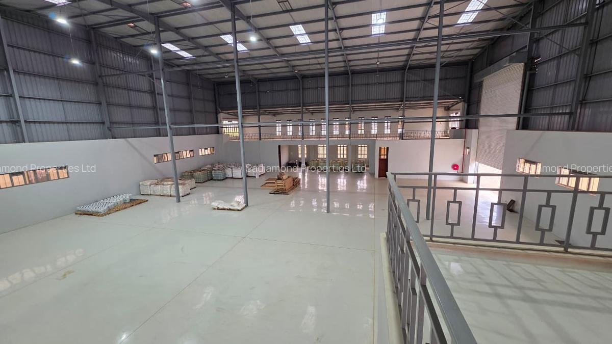 15,000 ft² Warehouse with Backup Generator in Tatu City - 6
