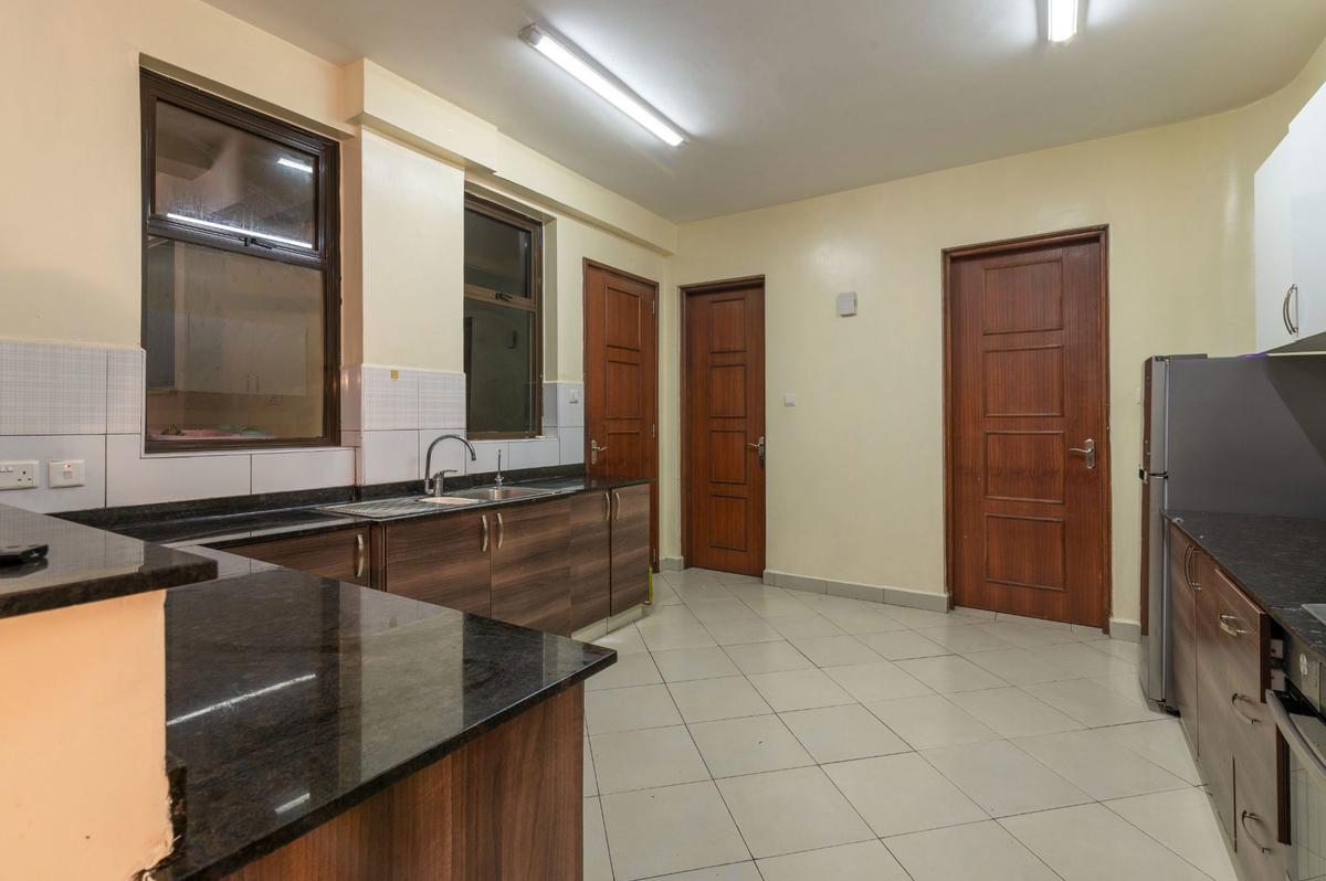 3 Bed Apartment with En Suite in Westlands Area - 6