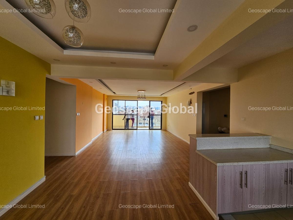 3 Bed Apartment with En Suite in Brookside - 11