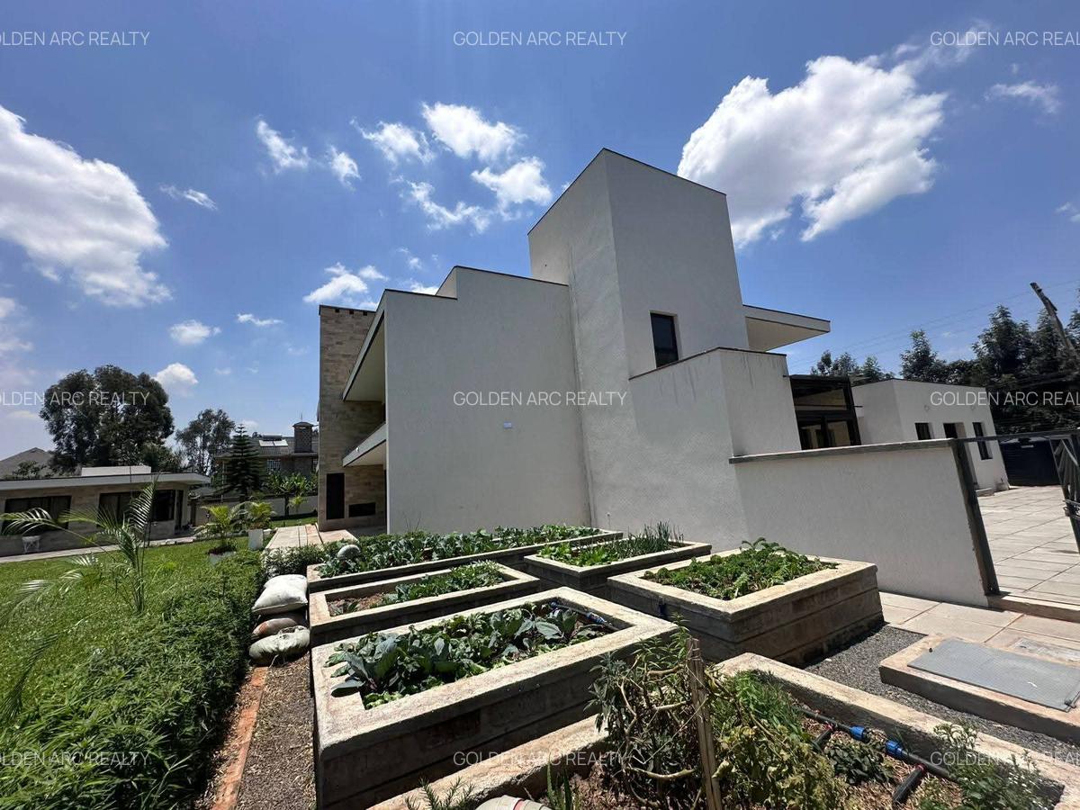 6 Bed Townhouse with En Suite in Karen - 11