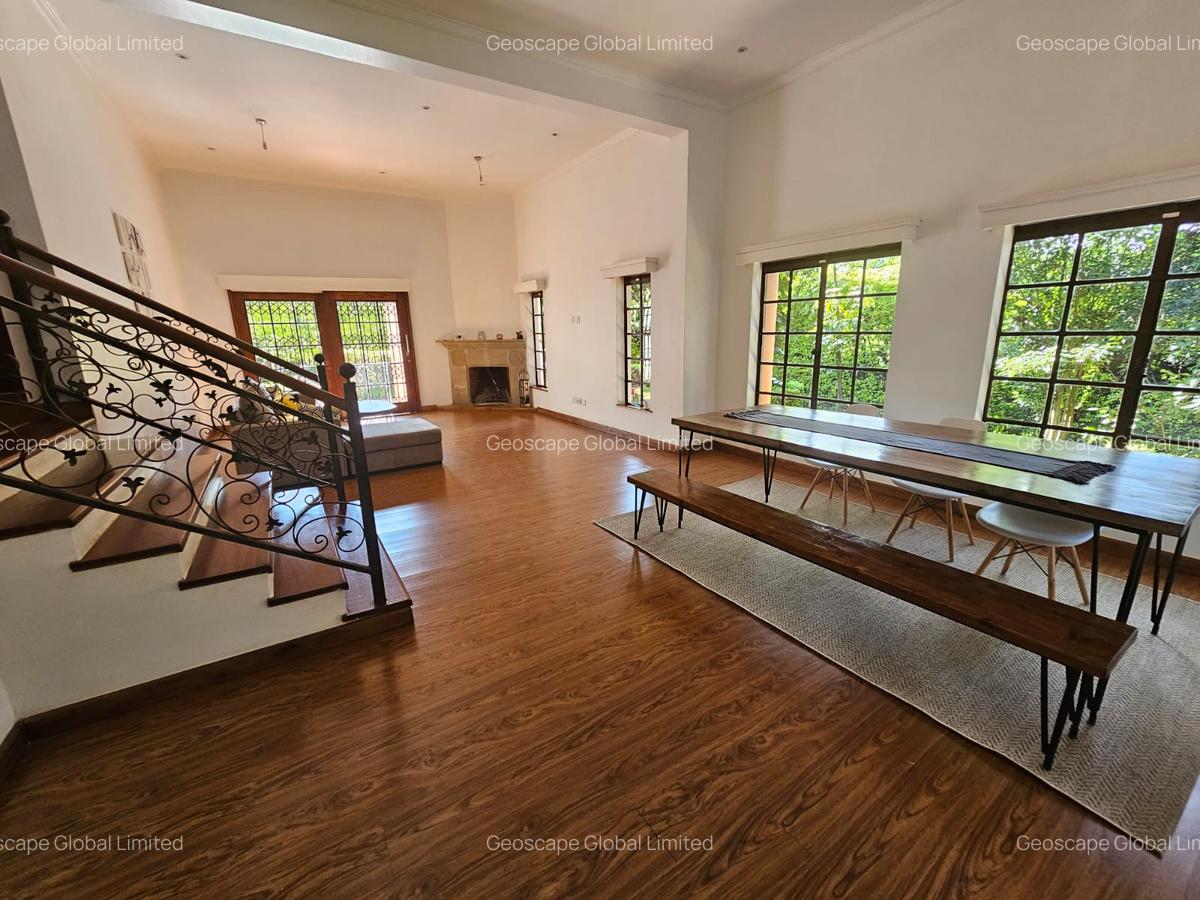 4 Bed Villa with En Suite in Spring Valley - 9