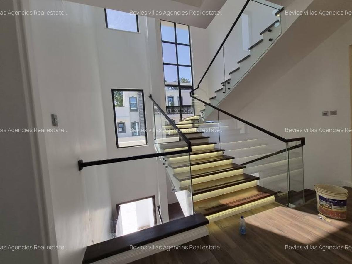 5 Bed Villa with En Suite at Lavington - 9