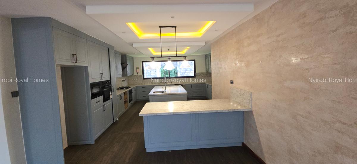 5 Bed Townhouse with En Suite at Convent Drive - 2