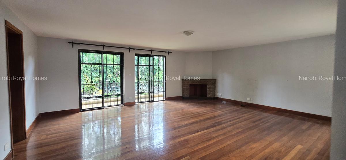 5 Bed Townhouse with En Suite at Lavington Off Convent Road - 17