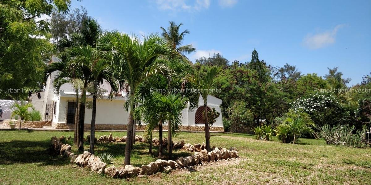 4 Bed House with En Suite in Nyali Area - 3