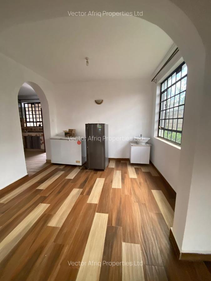 6 Bed House with En Suite in Syokimau - 11