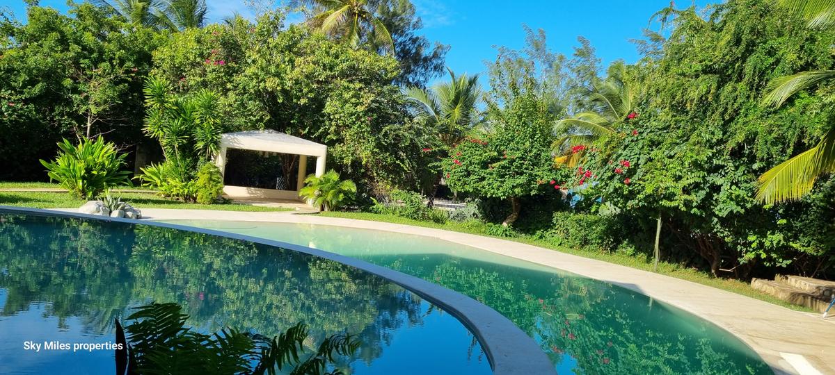 5 Bed Villa with En Suite at Diani - 1