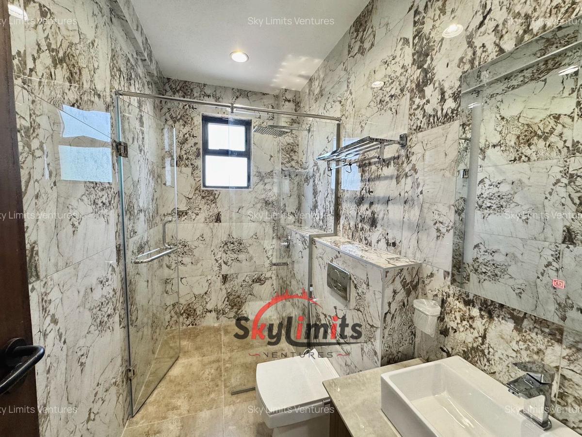 2 Bed Apartment with En Suite in Brookside - 5