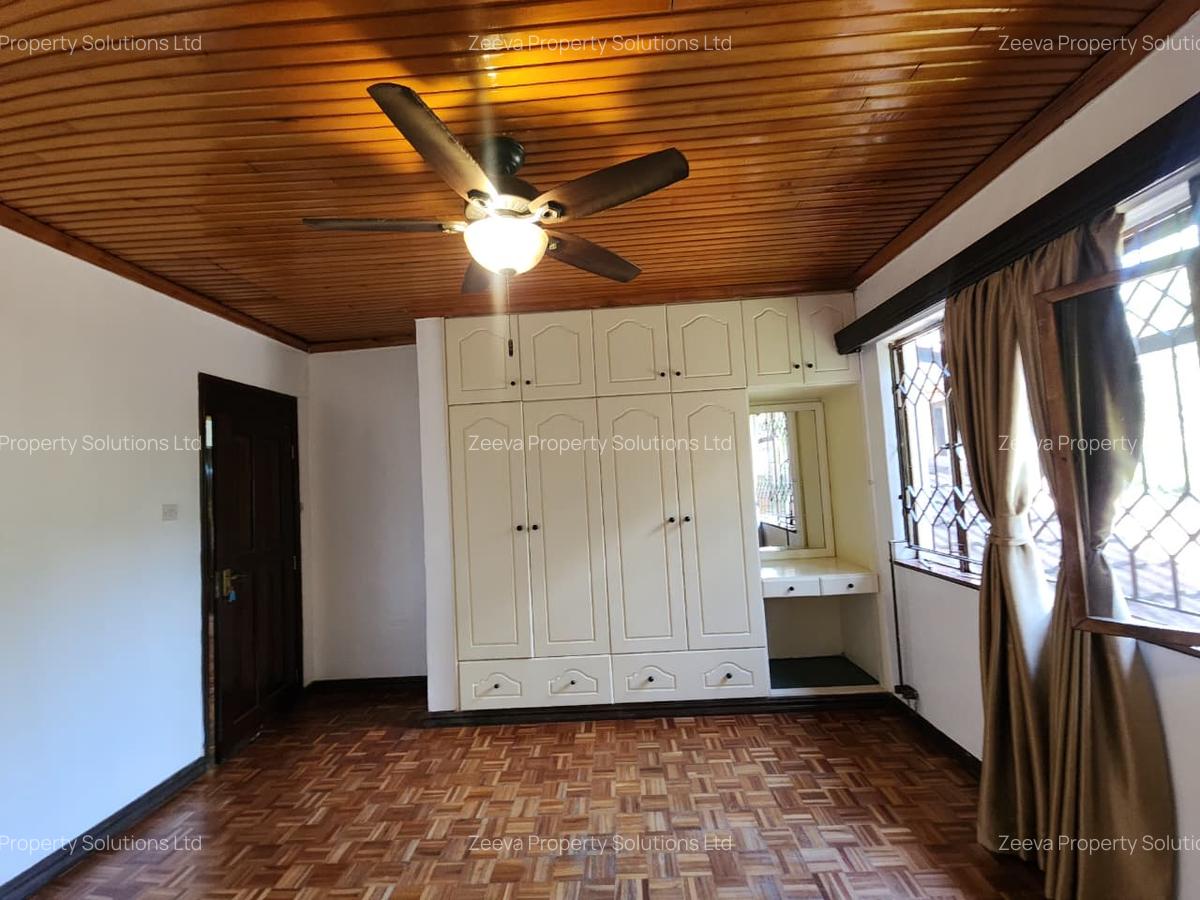 5 Bed House with En Suite in Runda - 15