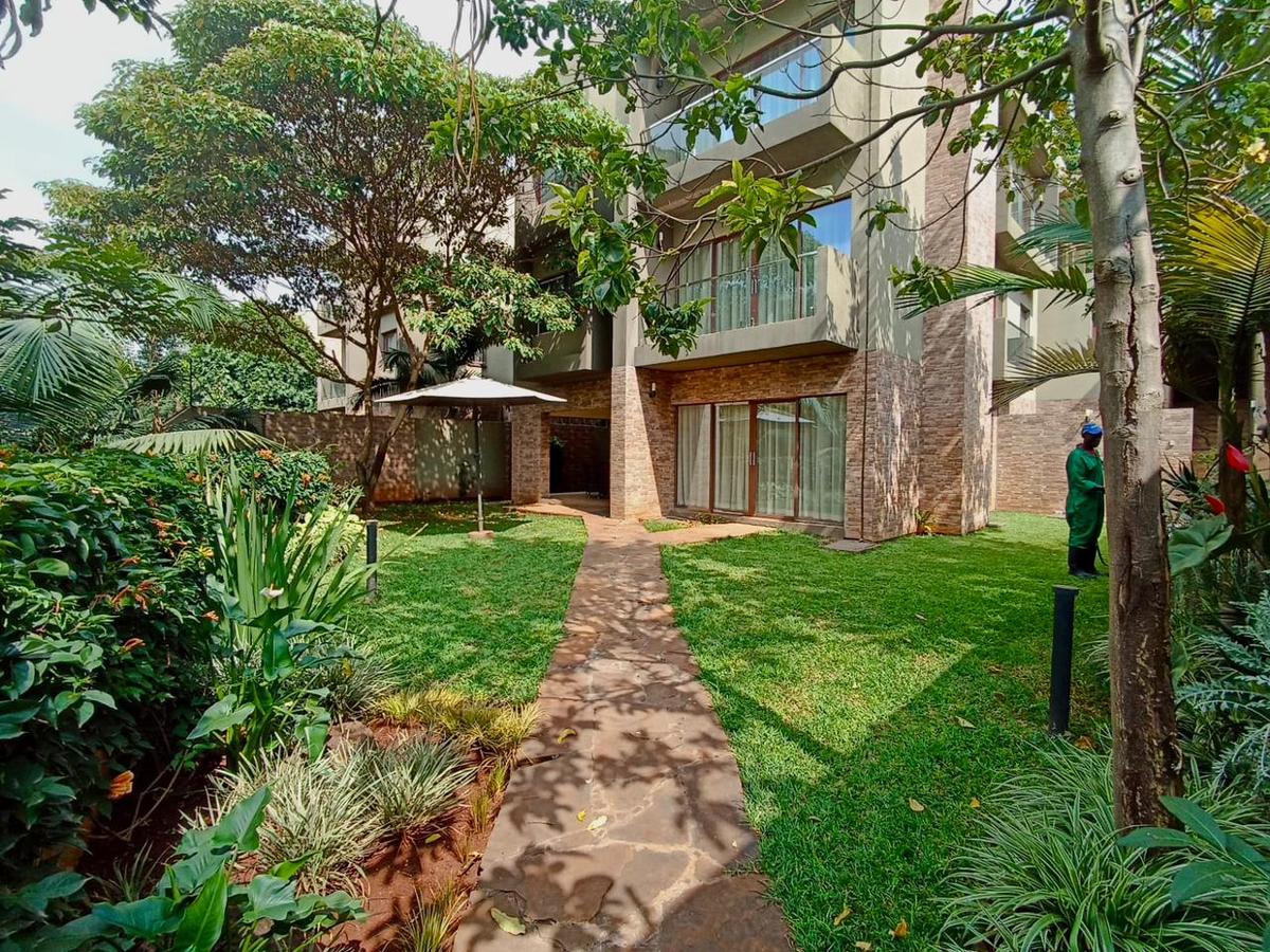 5 Bed Townhouse with En Suite at Lavington - 3