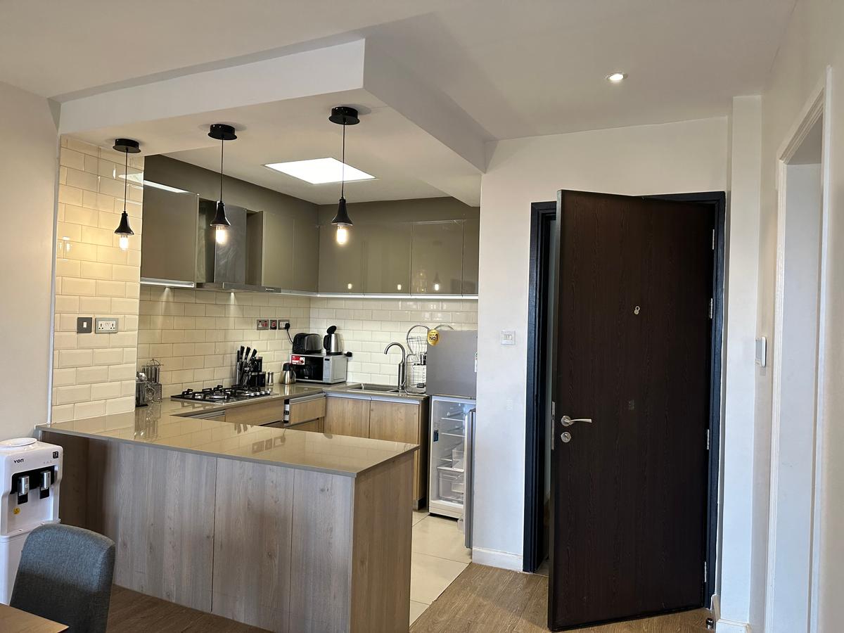 Serviced 1 Bed Apartment with En Suite in Riverside - 8