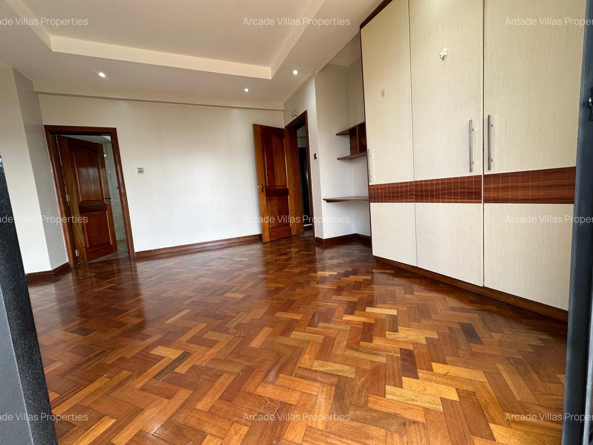 Serviced 4 Bed Apartment with En Suite in Riverside - 4