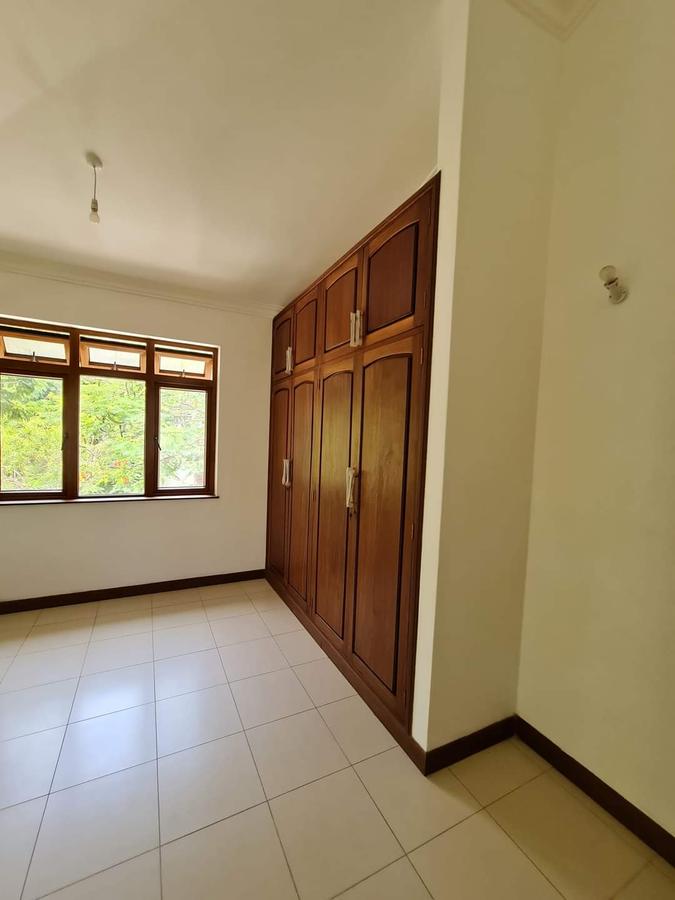 4 Bed Townhouse with En Suite at Mt Kenya Road Nyali - 10