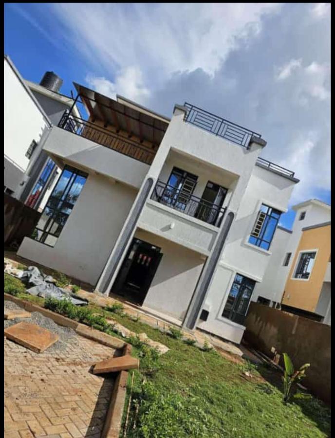 4 Bed House with En Suite at Kenyatta Road - 1