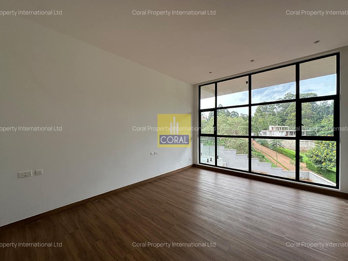 5 Bed House in Rosslyn - 14