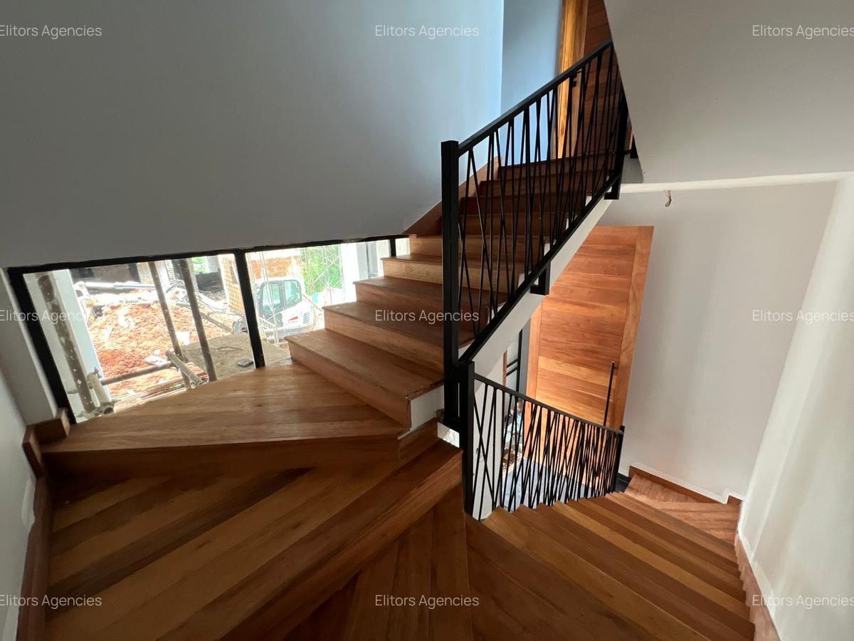 4 Bed Townhouse with En Suite at Kirawa Road - 8