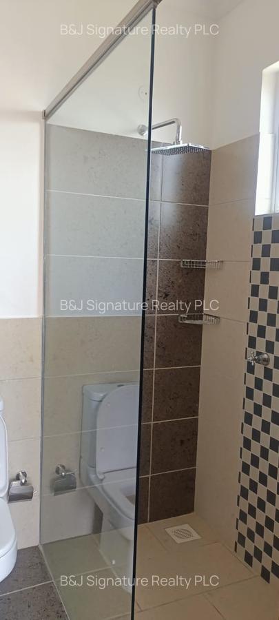 3 Bed Apartment with En Suite in Riverside - 13