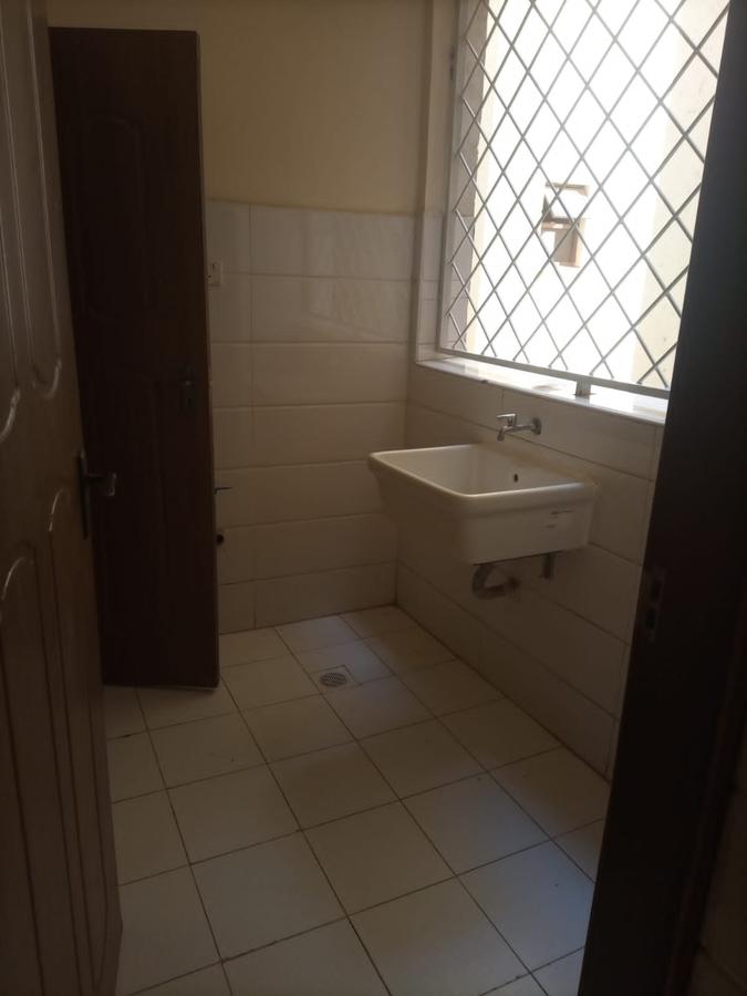 3 Bed Apartment with En Suite at Mandera Road - 9