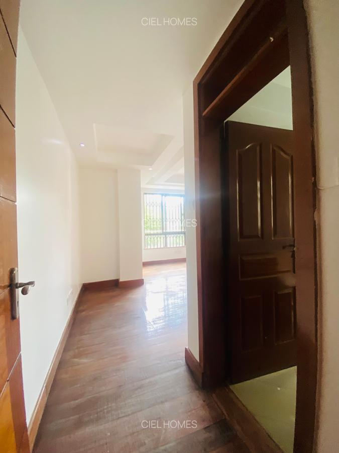 5 Bed Villa with En Suite in Lavington - 14